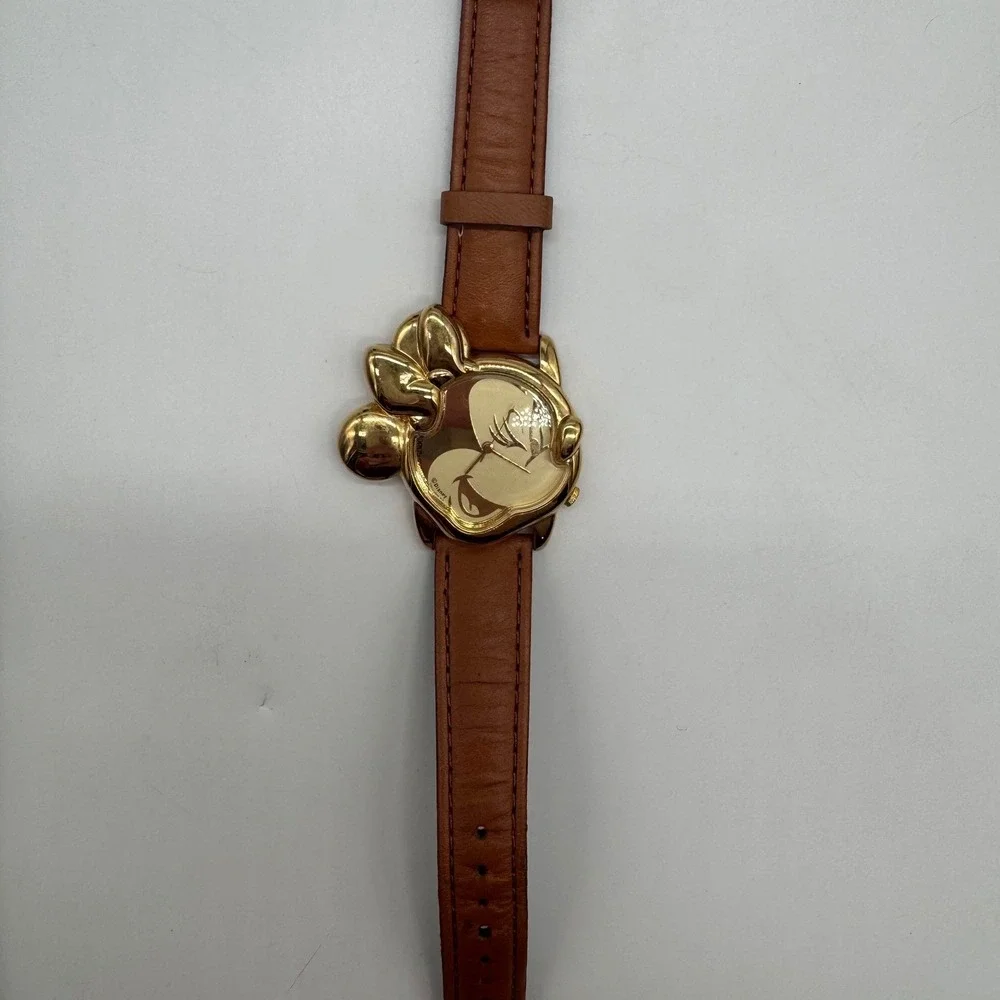 Lorus Disney Minnie Mouse Gold Tone Shaped Case Leather Watch V501-0820 need bat